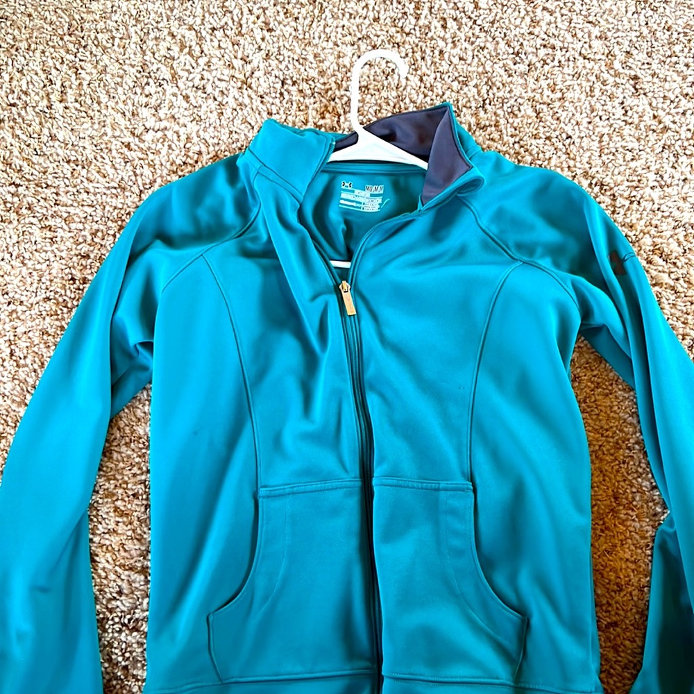 Women’s Medium UA Full Zip Long Sleeve